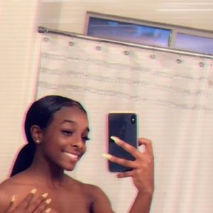 Meet your Posher, Demetria